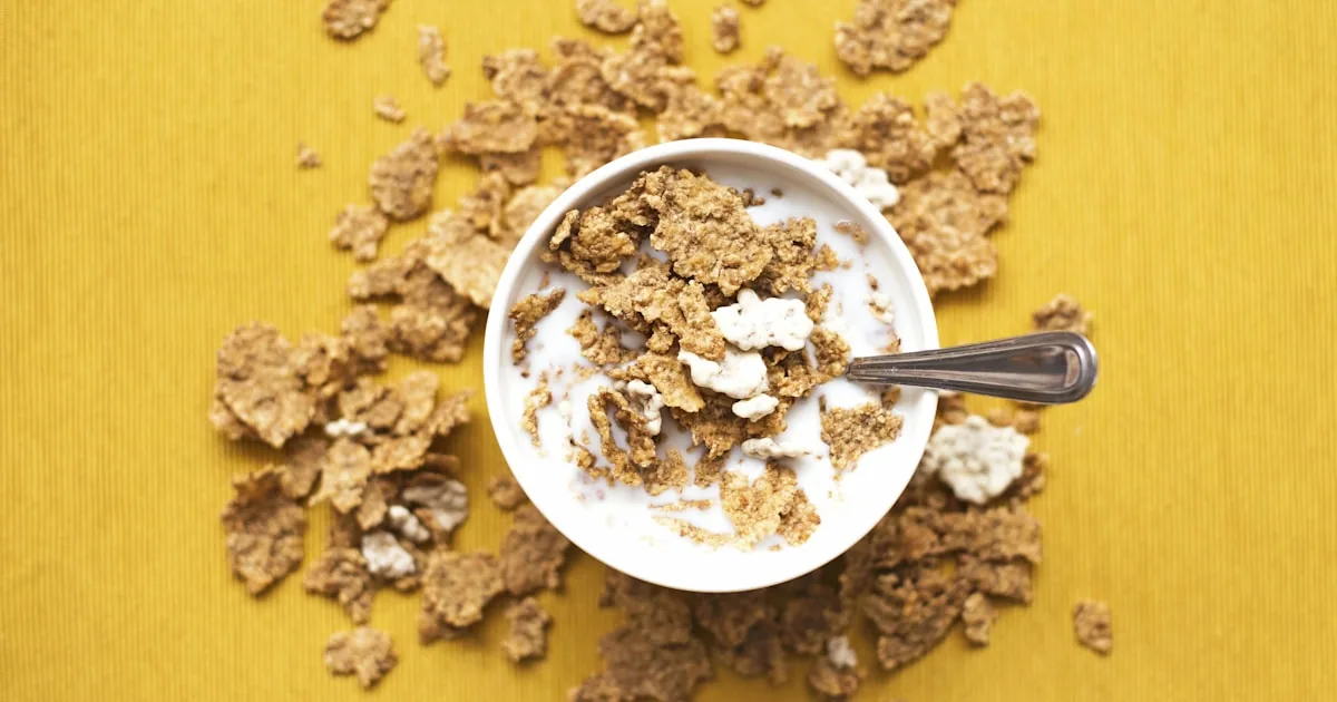 The Cheerios Effect: Why Breakfast Cereal Clings Together