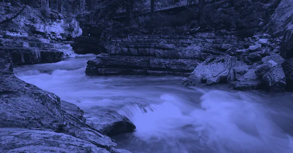The Strength of Softness: The Philosophy of Water