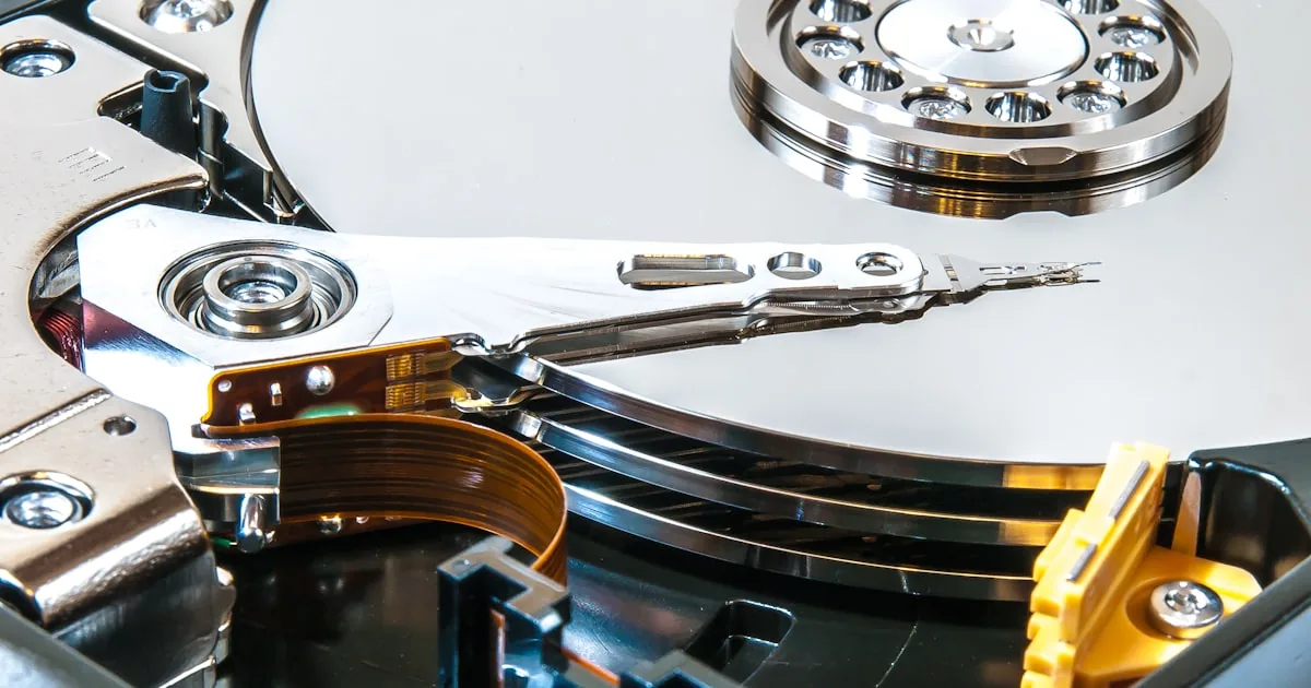 Vibe-Coding Drivers: How AI Rescues Abandoned Hardware